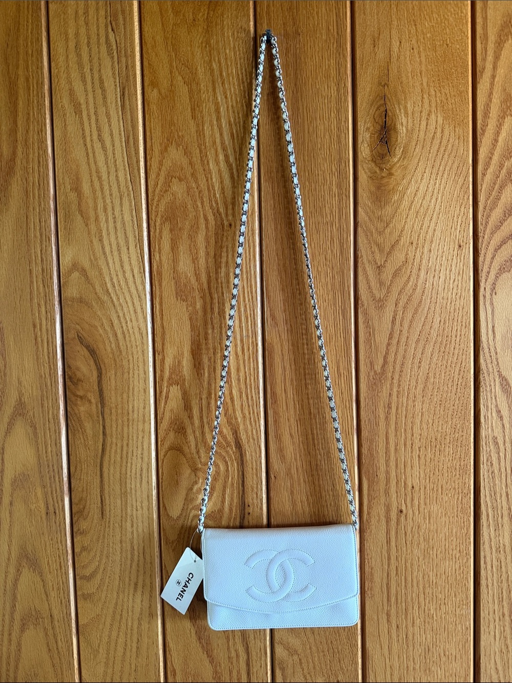 CHANEL White Caviar CC Wallet on Chain with Silver Hardware - Picture 2 of 14